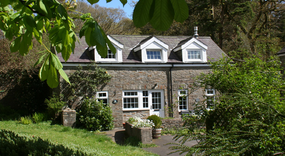 courtyard-cottage