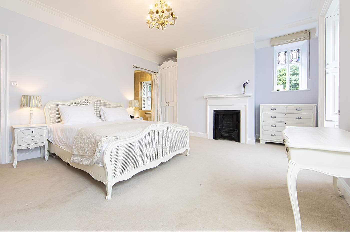 Plas_Cilybebyll_Manor_Bedroom_Frances