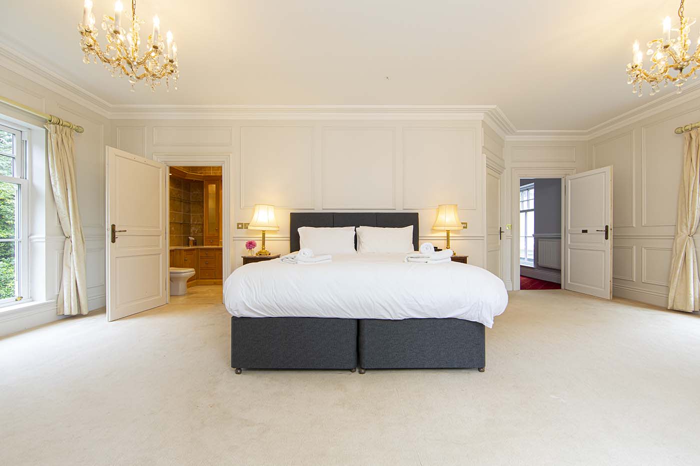 Plas_Cilybebyll_Manor_Bedroom_Lloyd