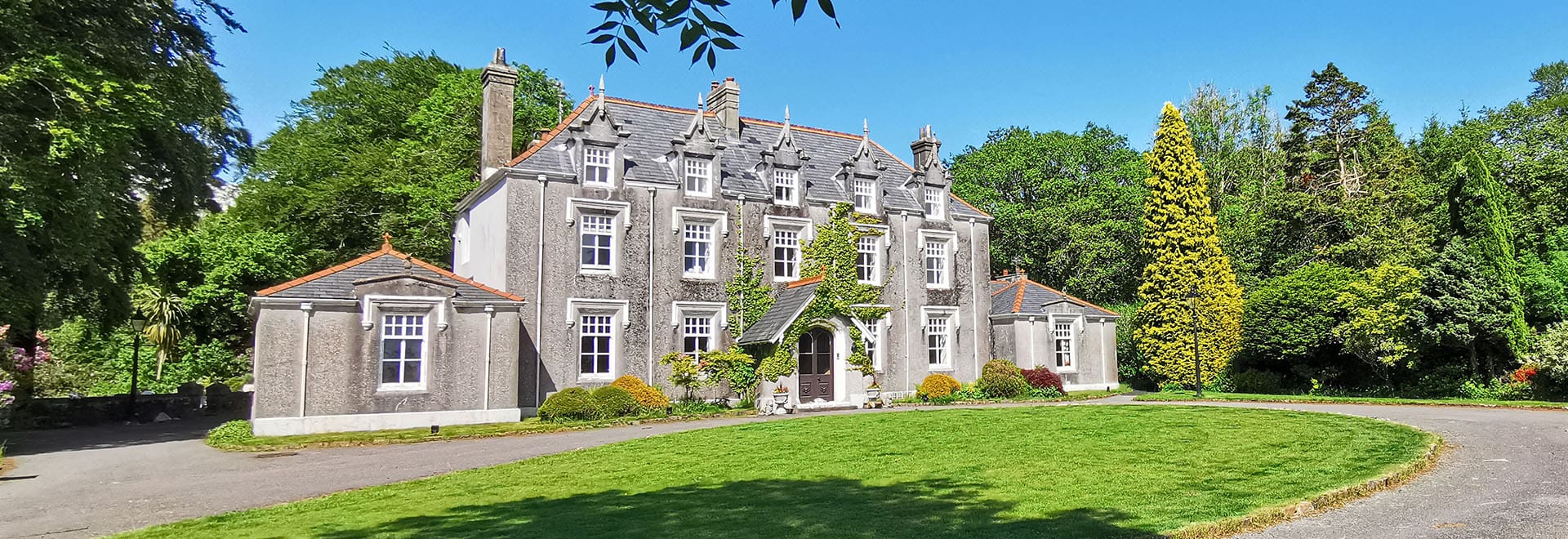 Large Group Accommodation with Swimming Pool